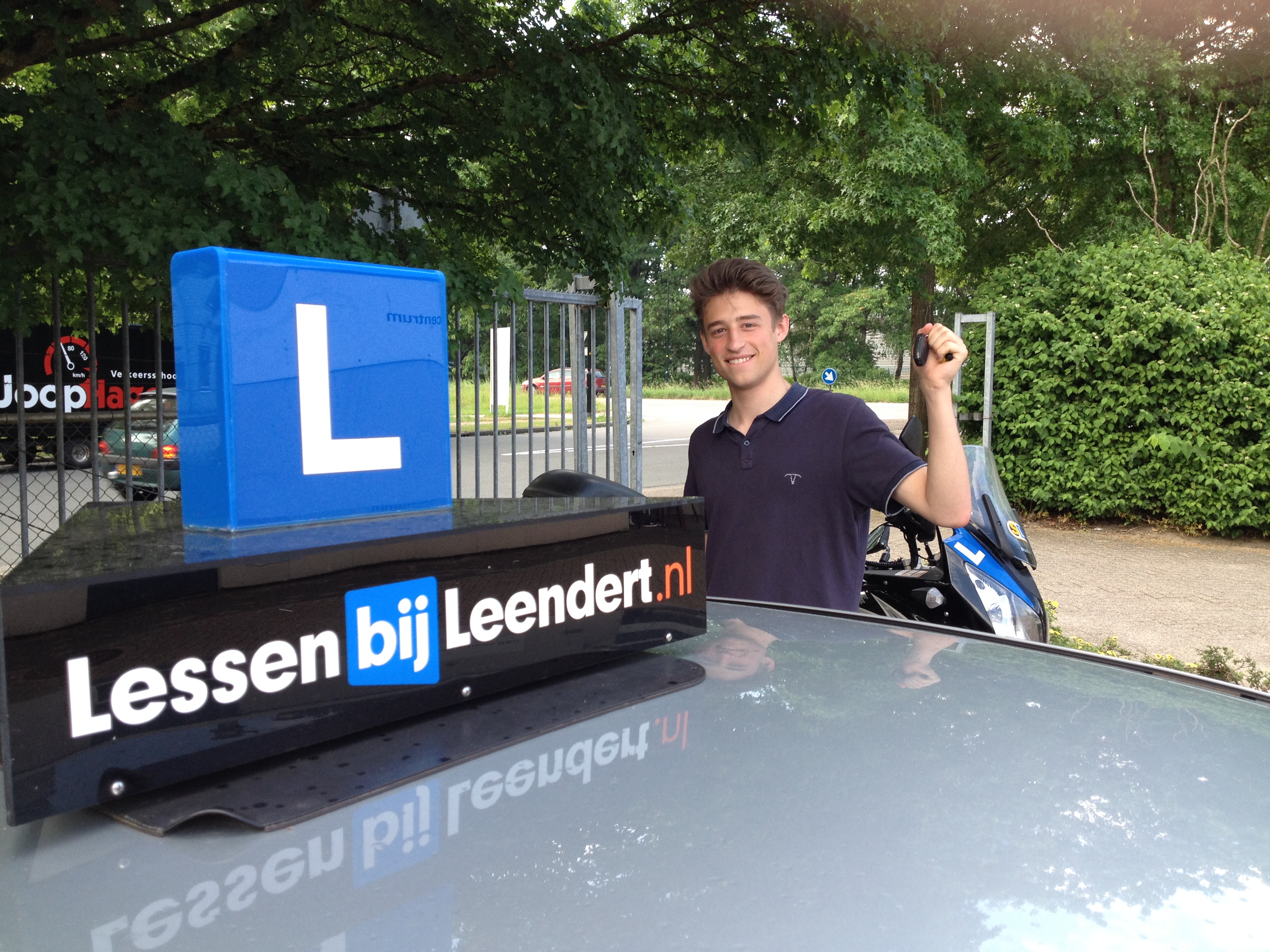 Michael geslaagd voor rijbewijs bij rijschool LessenbijLeendert Apeldoorn
