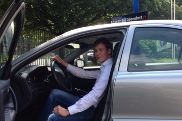 Marc slaagt voor rijbewijs bij LessenbijLeendert