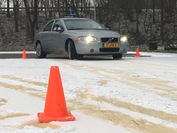 Op de slipbaan met je rijschool Lessen bij Leendert