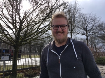 Peter slaagt voor rijbewijs bij autorijschool apeldoorn lessenbijleendert